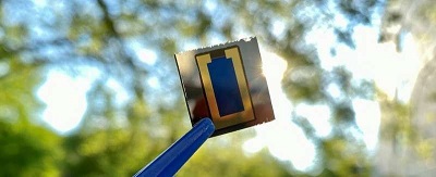 新型太阳能电池光电转化效率达25%1.jpg