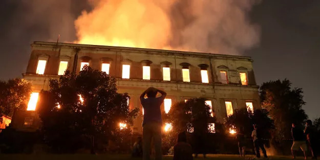 大火中的巴西国家博物馆