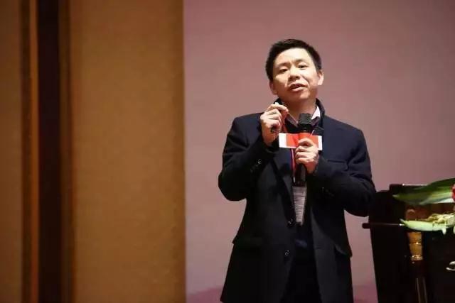 张文轩先生发表主题演讲